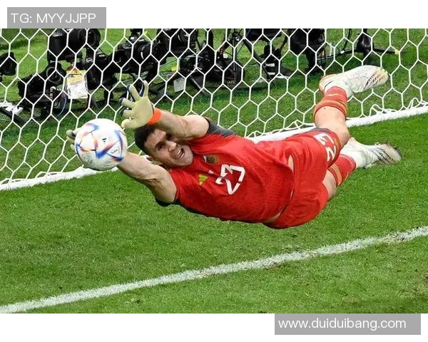 马丁内斯的传奇旅程：从新星崛起到世界足球舞台的璀璨之星