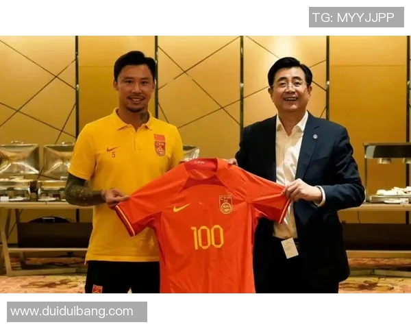 国足对阵韩国黄健翔激情解说引发球迷热议与期待